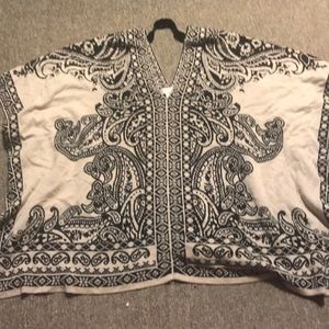 Really cute comfy short sleeved poncho